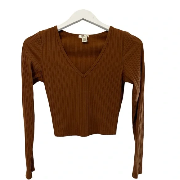 Bozzolo Long-Sleeve Cropped Top - Picture 2 of 7